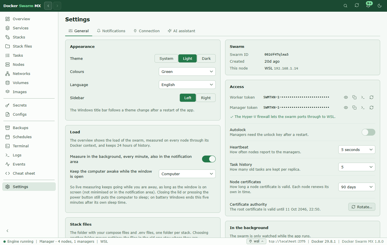 Screenshot: Settings › General with the appearance (theme, colours, language, sidebar), measuring the load and keeping the computer awake, and the swarm: its ID, the join tokens for workers and managers, the check of the Hyper-V firewall, autolock, the heartbeat, the task history and the node certificates.